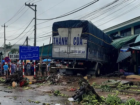 Vụ xe tải lao vào chợ, 3 người chết: Lời khai bất ngờ của tài xế