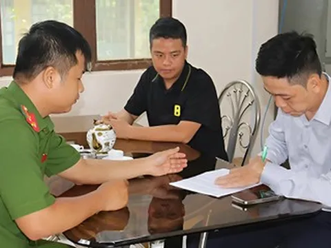 Bỗng dưng nhận 2,3 tỷ đồng vào tài khoản, người đàn ông chủ động làm việc này