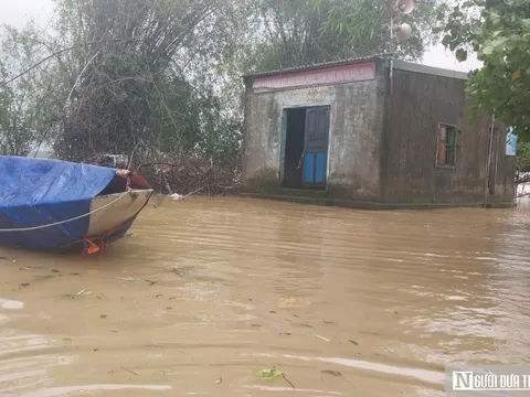 Nước sông Lam dâng cao, sơ tán khẩn cấp hàng trăm người dân