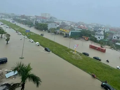 Bão số 10 Bualoi càng gần bờ càng mạnh, Thủ tướng yêu cầu lập Ban Chỉ đạo tiền phương ứng phó