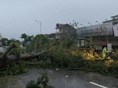 Những hình ảnh mới nhất tại Hà Tĩnh trong bão số 10