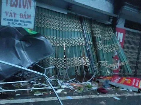 Giông lốc kinh hoàng ở Ninh Bình, 6 người thiệt mạng