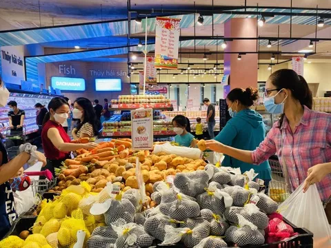 Xây dựng, công bố mức sống tối thiểu hằng năm làm căn cứ xác định các chuẩn chính sách xã hội