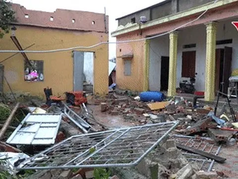 Thoát thân trong đêm khi căn nhà đổ sập, hai vợ chồng già chưa dám trở về