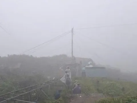 Hai du khách nước ngoài bị lạc tại Vườn quốc gia Hoàng Liên