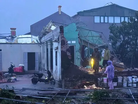 Thiệt hại do bão số 10: 4 người thương vong, 21 người mất tích, hàng trăm ngôi nhà tốc mái