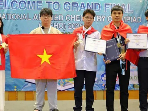 Cả 6 học sinh Việt Nam giành huy chương tại Olympic Hóa học ứng dụng quốc tế 2025