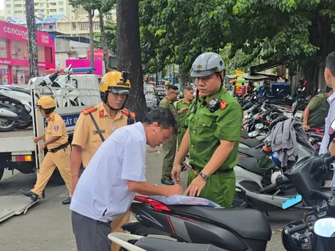 Dẹp 7 bãi giữ xe không phép quanh Bệnh viện ĐH Y dược, Hùng Vương