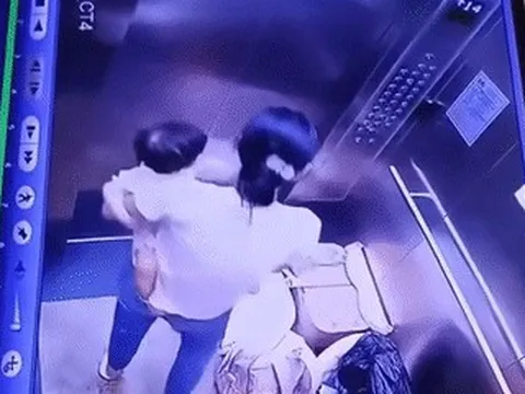Hành động gây bức xúc của người phụ nữ tại thang máy chung cư ở Hà Nội