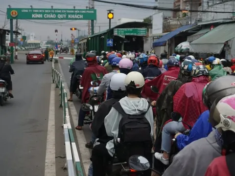 TP HCM: Doanh nghiệp tặng phà mới cho bến Bình Khánh