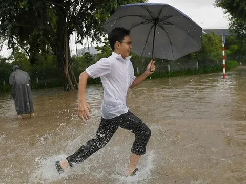 Tranh cãi chuyện cho nghỉ học muộn, đại diện Sở GD&ĐT Hà Nội nói gì?