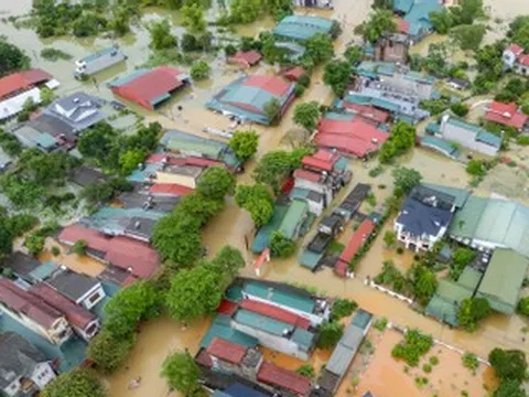 Xót xa hình ảnh nhà dân ở phường Hà Giang 1 chìm trong biển nước