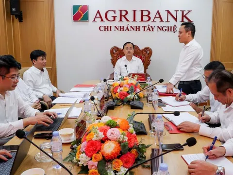 Chủ tịch Agribank chỉ đạo khắc phục hậu quả bão số 10 tại Nghệ An