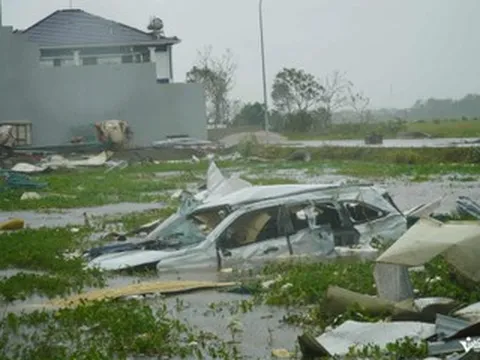 Nữ chủ xe ở Thanh Hóa sốc nặng khi ô tô 7 chỗ bị lốc bão số 10 cuốn bay 300m như đồ chơi