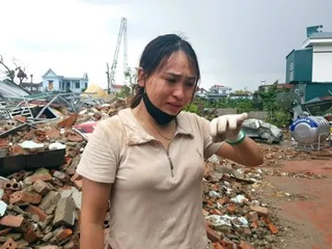 Sau tiếng gió rít, vợ chồng ở Thanh Hóa bị vùi trong căn nhà đổ sập