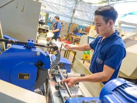 Doanh nghiệp lo chi phí tăng thêm với giá điện hai thành phần