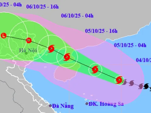 Bão số 11 Matmo khả năng di chuyển lệch lên phía Bắc, ảnh hưởng thế nào tới nước ta?