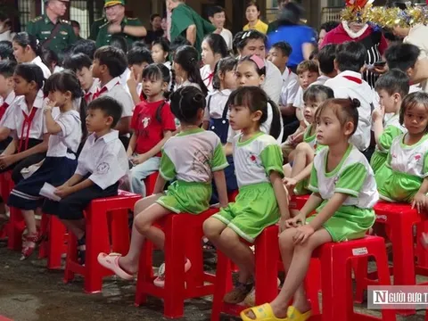 Ấm áp Trung thu nơi biên giới