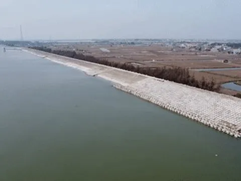 Hiện trạng bất ngờ tại kè biển ở Ninh Bình sau 6 ngày bị sóng đánh sập