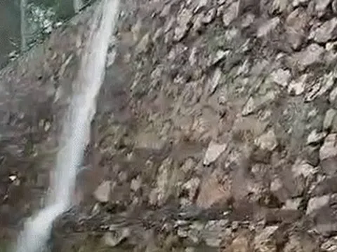 Nước lũ đổ từ sân golf khiến nhà dân ở Bắc Ninh thiệt hại nặng