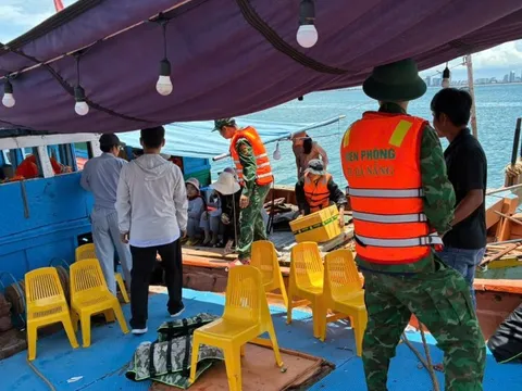 Dịch vụ du lịch "chui" ở biển Đà Nẵng, du khách coi chừng tiền mất tật mang