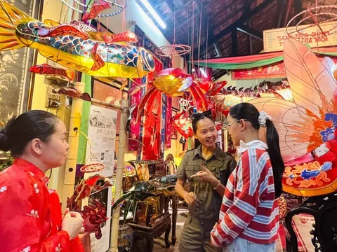 Phục dựng lồng đèn cho Trung thu thêm ý nghĩa