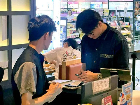 Phục vụ có nhiệt tình hay không phụ thuộc vào tiền tip của khách?