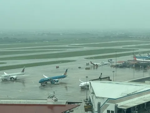 Nguyên nhân 17 chuyến phải bay chờ để hạ cánh xuống Nội Bài