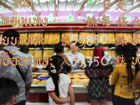 Bất ổn và lo lắng đẩy giá vàng thế giới lên cao