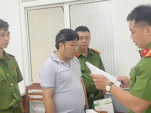 Bắt đối tượng tham ô tài sản để trả nợ và đầu tư tiền ảo