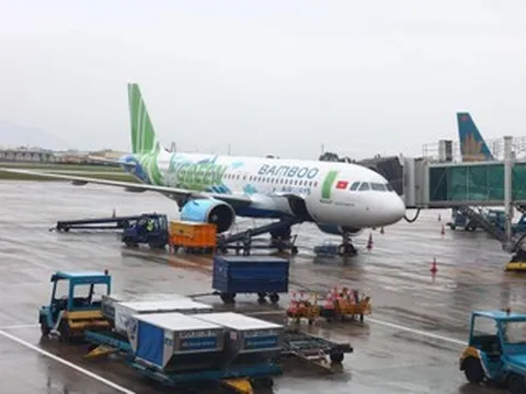 Gần 1.400 chuyến bay bị huỷ