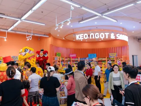 Nhà bán lẻ hưởng lợi từ sức cầu nội địa và chính sách kích cầu