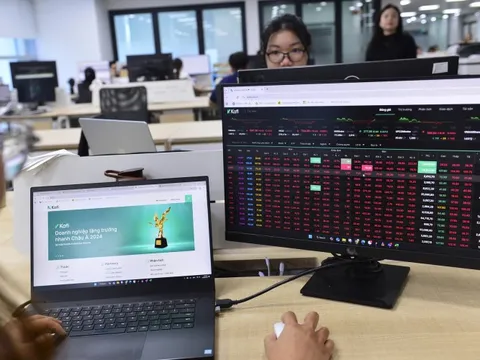 Chứng khoán diễn biến 'lạ', không như kỳ vọng của giới đầu tư