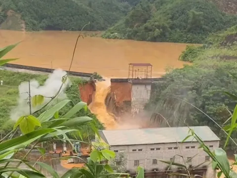 VIDEO: Hình ảnh đập thủy điện Bắc Khê 1 bị vỡ