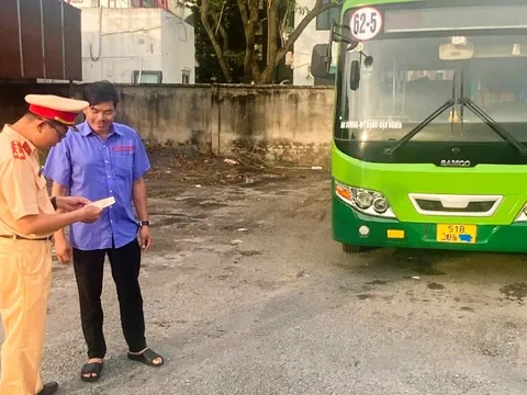 Tài xế chạy xe kiểu "ông trời con" phân trần về lý do vi phạm