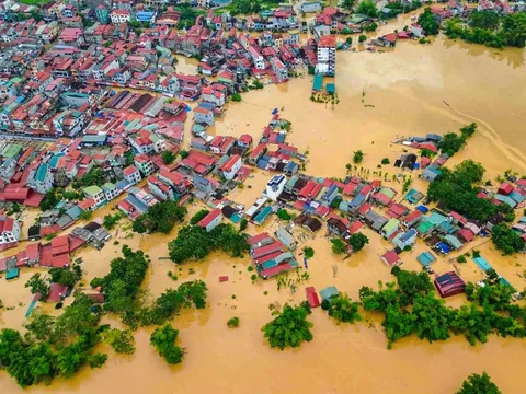 Nước lũ vượt báo động 3, nhiều nơi ở Lạng Sơn ngập trong biển nước