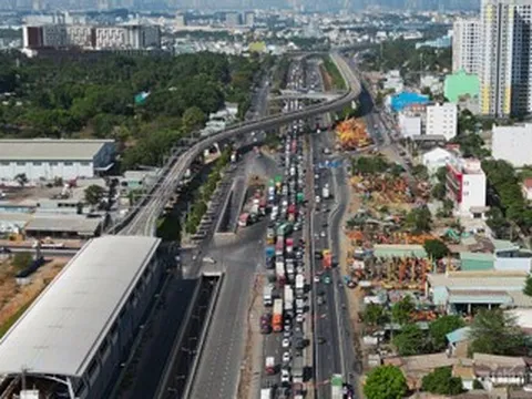 TPHCM lập tổ công tác xử lý 186 điểm có nguy cơ ùn tắc cao