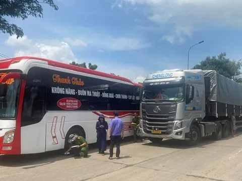 Bắt khẩn cấp 3 đối tượng gây rối trật tự công cộng tại Trạm thu phí Toàn Mỹ 14