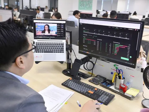 Thị trường chứng khoán Việt Nam sau nâng hạng: Chờ dòng vốn của các 'cá mập' mới