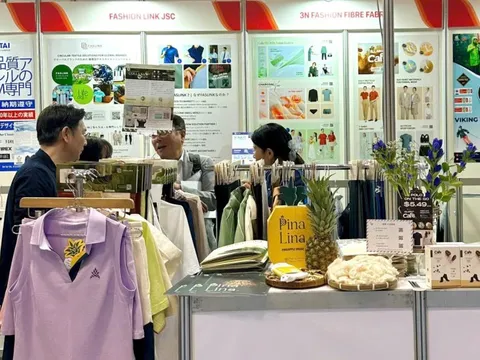 8.000 áo thun từ vải lá dứa sản xuất thành công tại Việt Nam