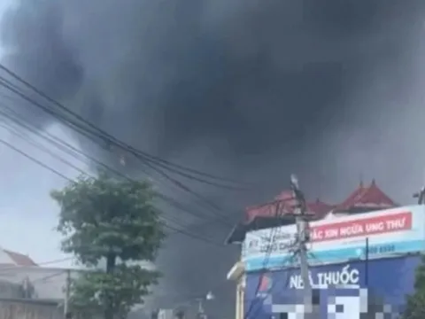 VIDEO: Sau tiếng nổ lớn, lửa khói bao trùm công ty, một người tử vong
