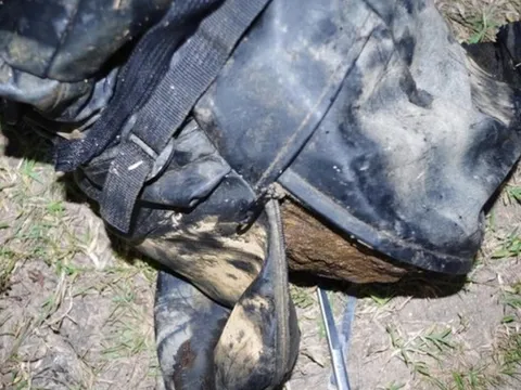 Bí ẩn thi thể nổi giữa hồ, trên lưng đeo ba lô có đá ở Đà Nẵng