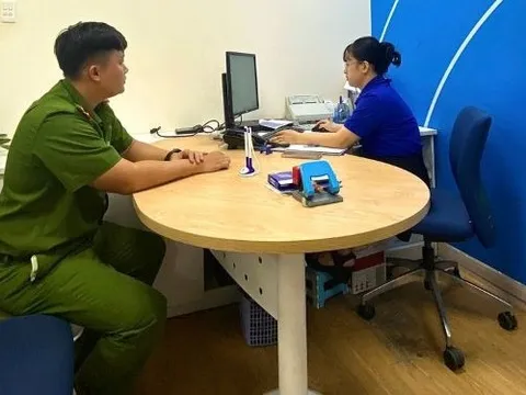 Tài khoản bất ngờ nhận được 5 tỷ đồng, người phụ nữ liền báo công an