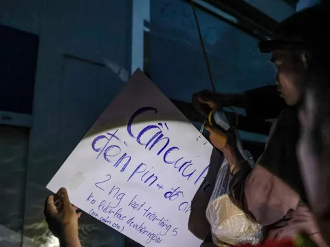 Chia sẻ tọa độ, tín hiệu cầu cứu để tăng cơ hội sống sót cho người dân gặp nạn ở vùng lũ