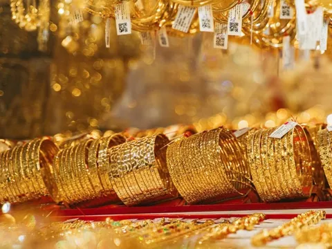 Giá vàng miếng SJC vượt 144 triệu đồng/lượng, cao nhất từ trước đến nay