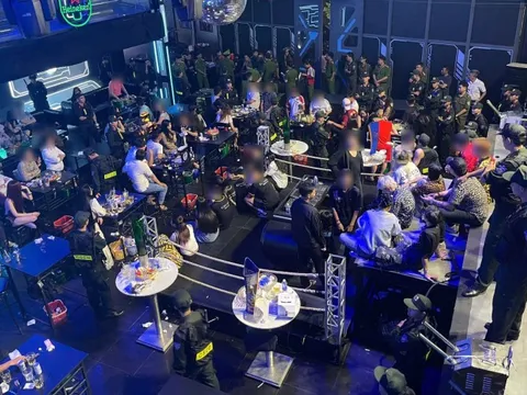 Kiểm tra 3 cơ sở giải trí, phát hiện 16 người dương tính ma túy