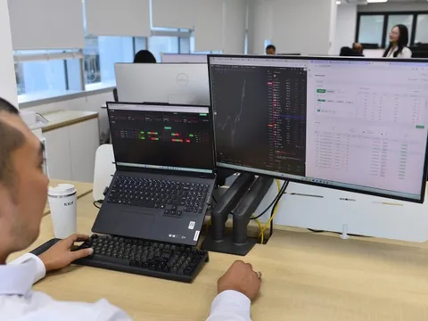 Chứng khoán Việt ra sao sau căng thẳng mới thương mại Mỹ - Trung?