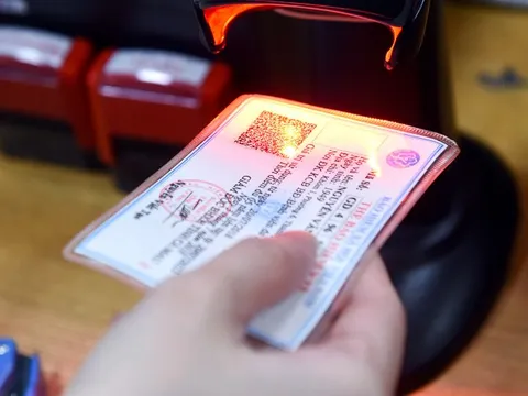 Hướng dẫn mới: Chậm trình bảo hiểm y tế có được chi trả tiền khám chữa bệnh?