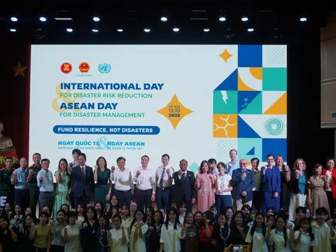 4 cơn bão trút xuống những trận mưa cực lớn, gây lũ vượt lịch sử