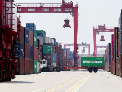 Thương chiến Mỹ - Trung tăng cấp với phí cảng biển bắt đầu hôm nay 14-10